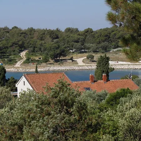 By The Sea Mali Losinj Čunski